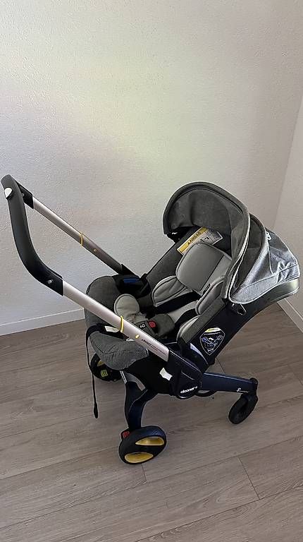 Doona Carrozzine: Poussette & Siège Auto Doona Gris  Gain de place absolu ! – Usato da Corcelles-Payerne venduto da lys_h56f