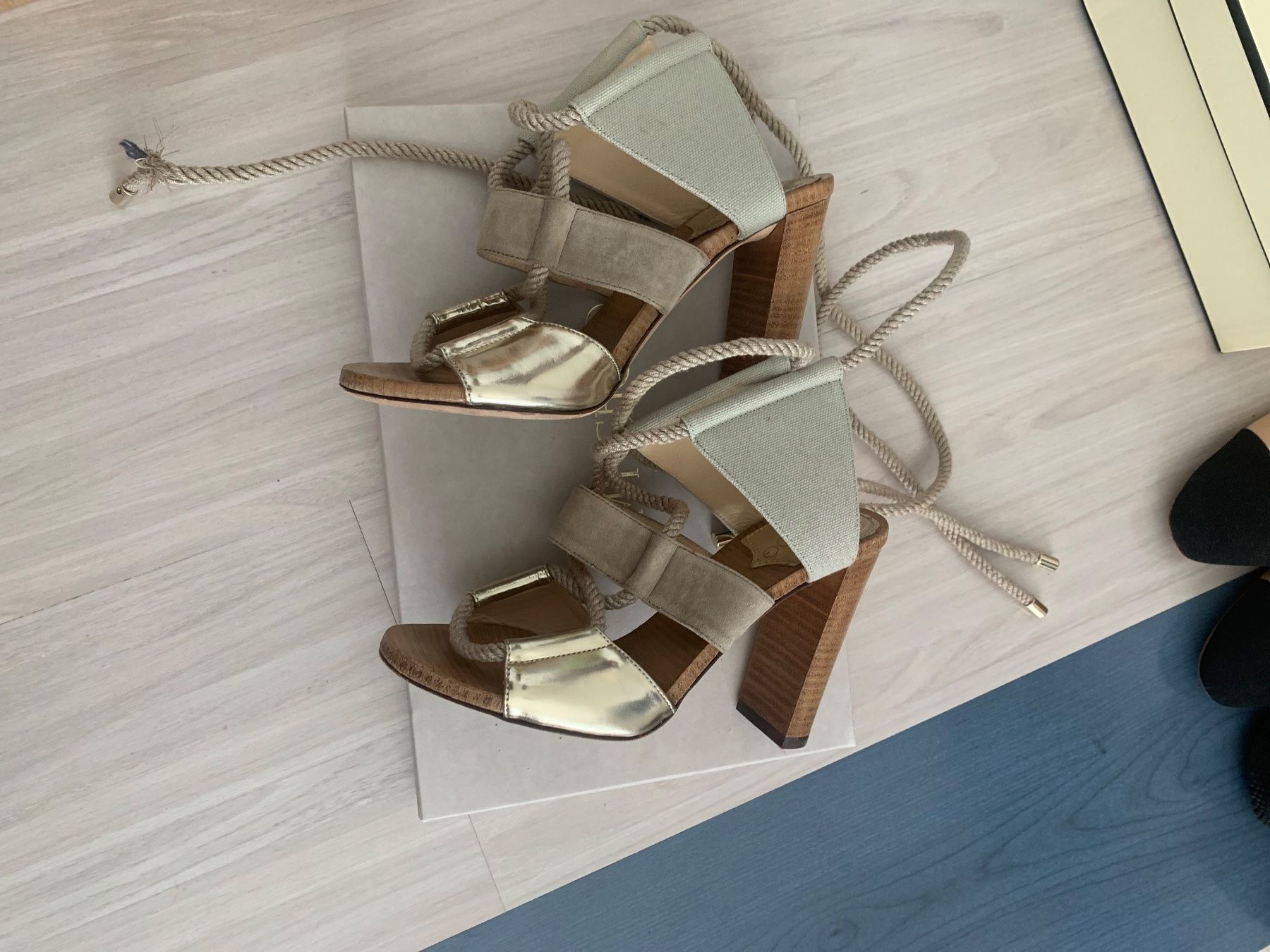 Jimmy Choo Scarpe da donna: Jimmy’s Choo – Usato da Uetikon am See venduto da Mariaa144