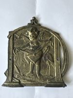 Antikes Jugendstil Relief, Engel mit Reiher, Metall.