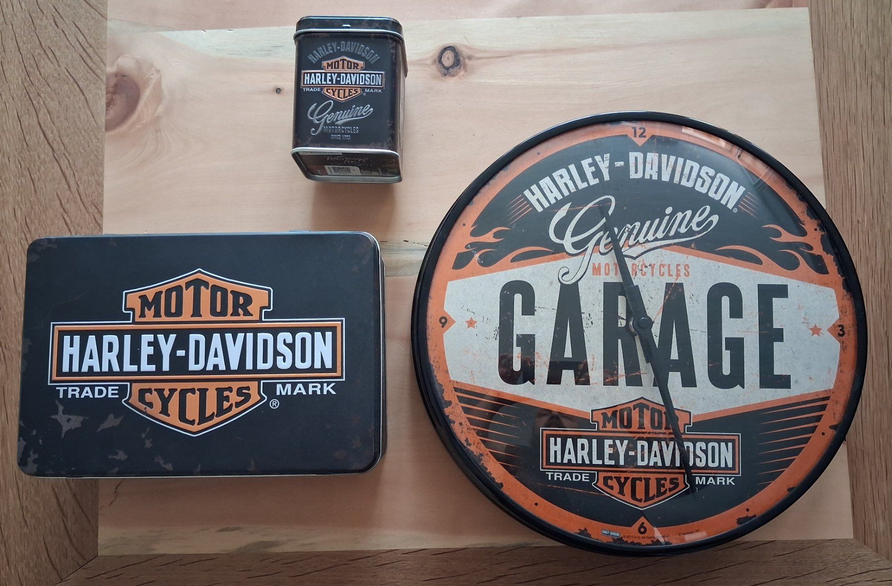 Orologi: Harley Davidson Uhr und Blechdosen – Usato da Stalden VS venduto da Stumpf83