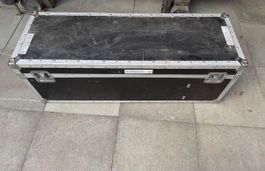 ADJ FS3000LED Verfolger 300W Abstrahlwinkel 12°-32°