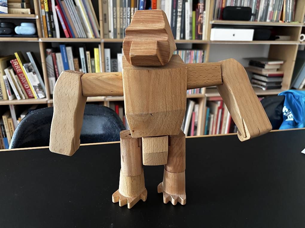 Giocattoli: Areaware - Wooden Creatures - Hanno der Gorilla – Usato da Zürich venduto da Mbi02 1