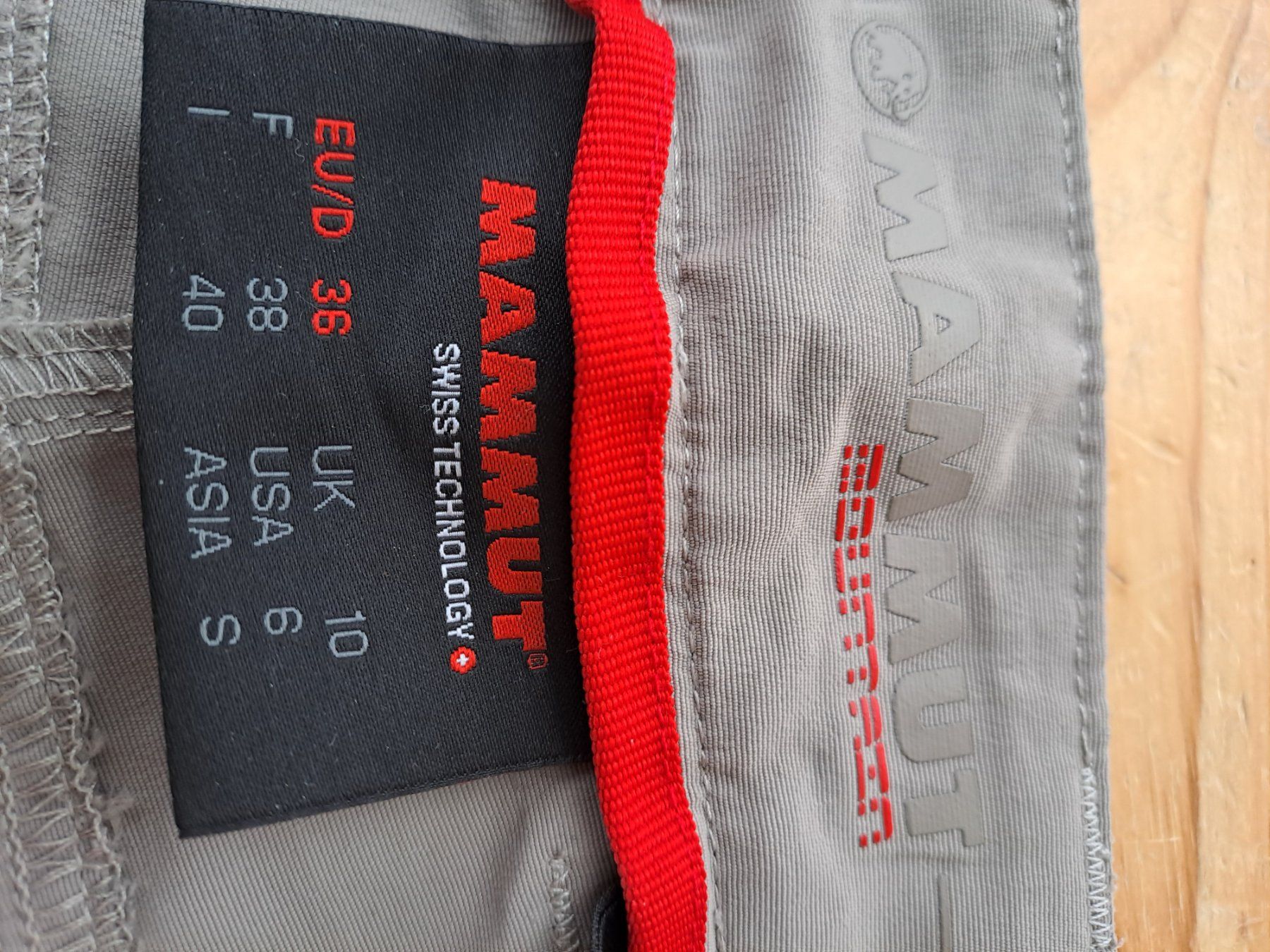 Mammut Pantaloni: Mammut Wanderhosen – Usato da Sumvitg venduto da Garten8 1