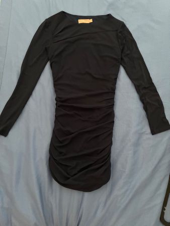Robe couleur navy ,manches longues taille S neuf