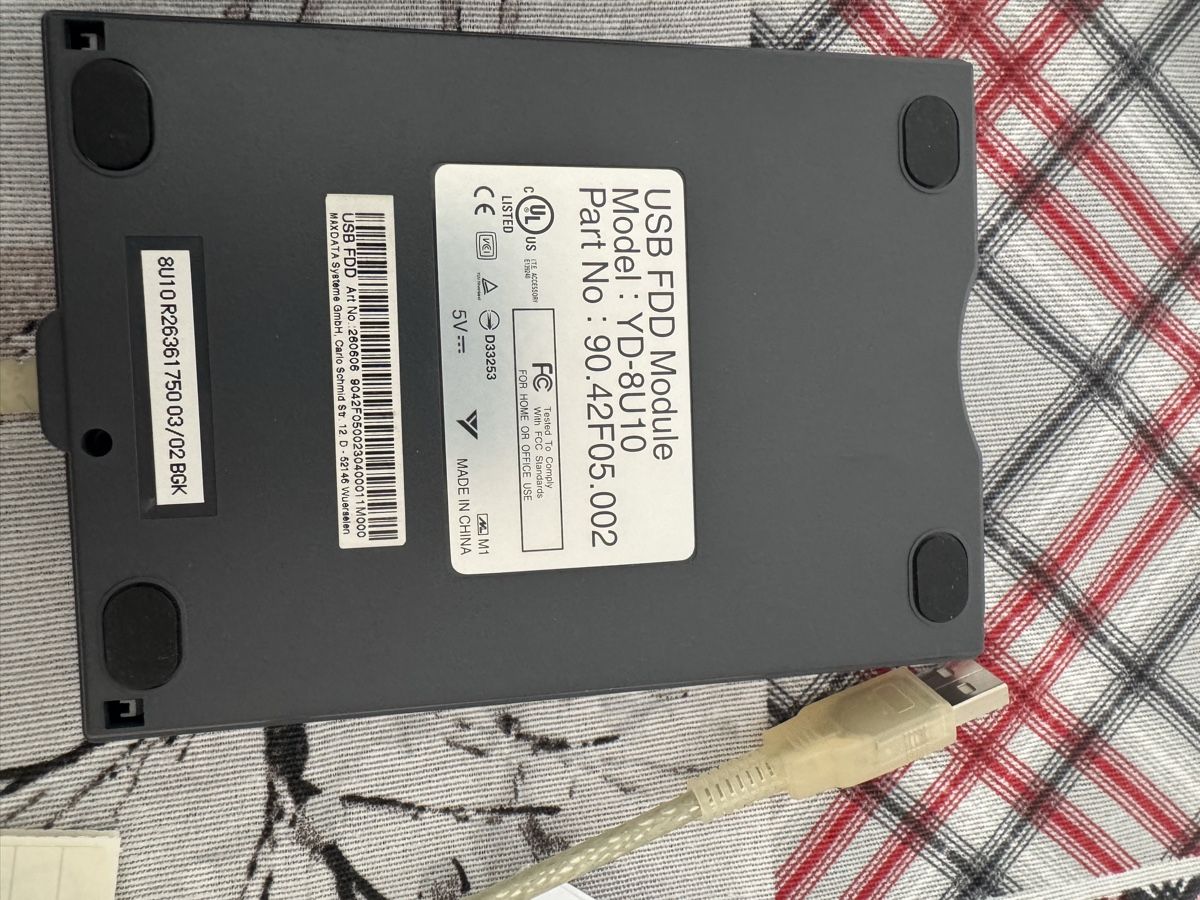 Dischetti: USB Floppy Drive + 2HD Disketten 1.44MB – Usato da St. Margarethen TG venduto da Apple_Lovers 1