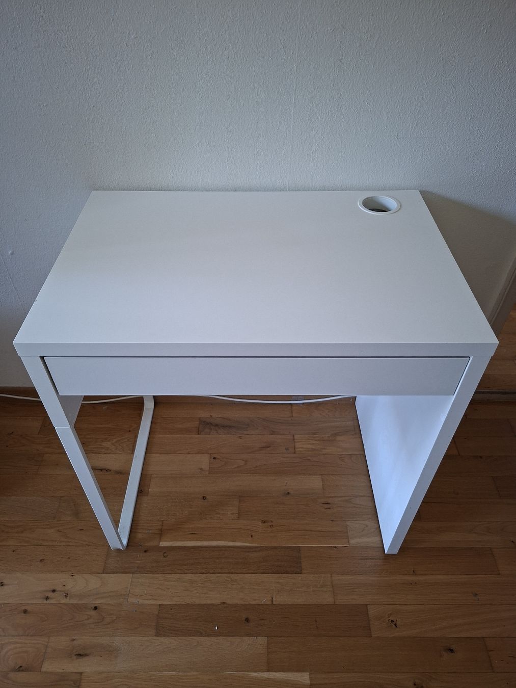 Ikea Bureaux: Weisser kleiner Schreibtisch – D'occasion à Dietlikon par deflox