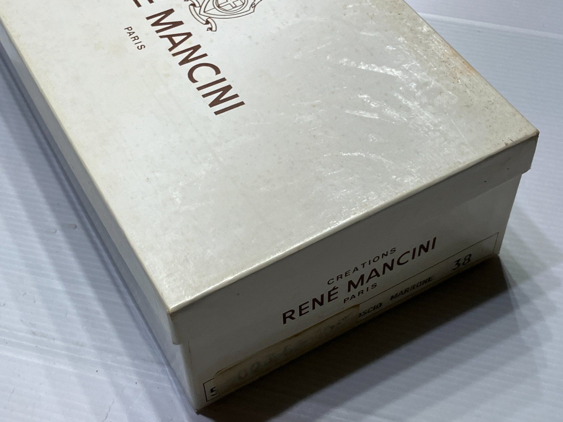 Scarpe da donna: Escarpins cuir René Mancini Paris. Taille 38 – Usato da Chêne-Bougeries venduto da Vintage-Era 7