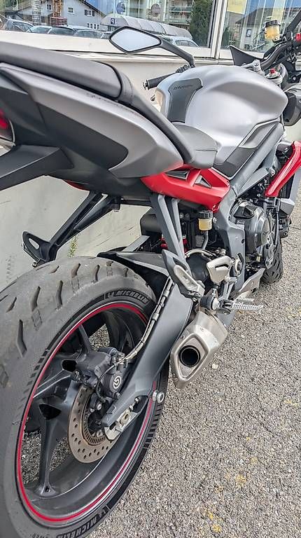 Triumph Route: Triumph street triple 675 R – D'occasion à Monthey par _Raph_ 2