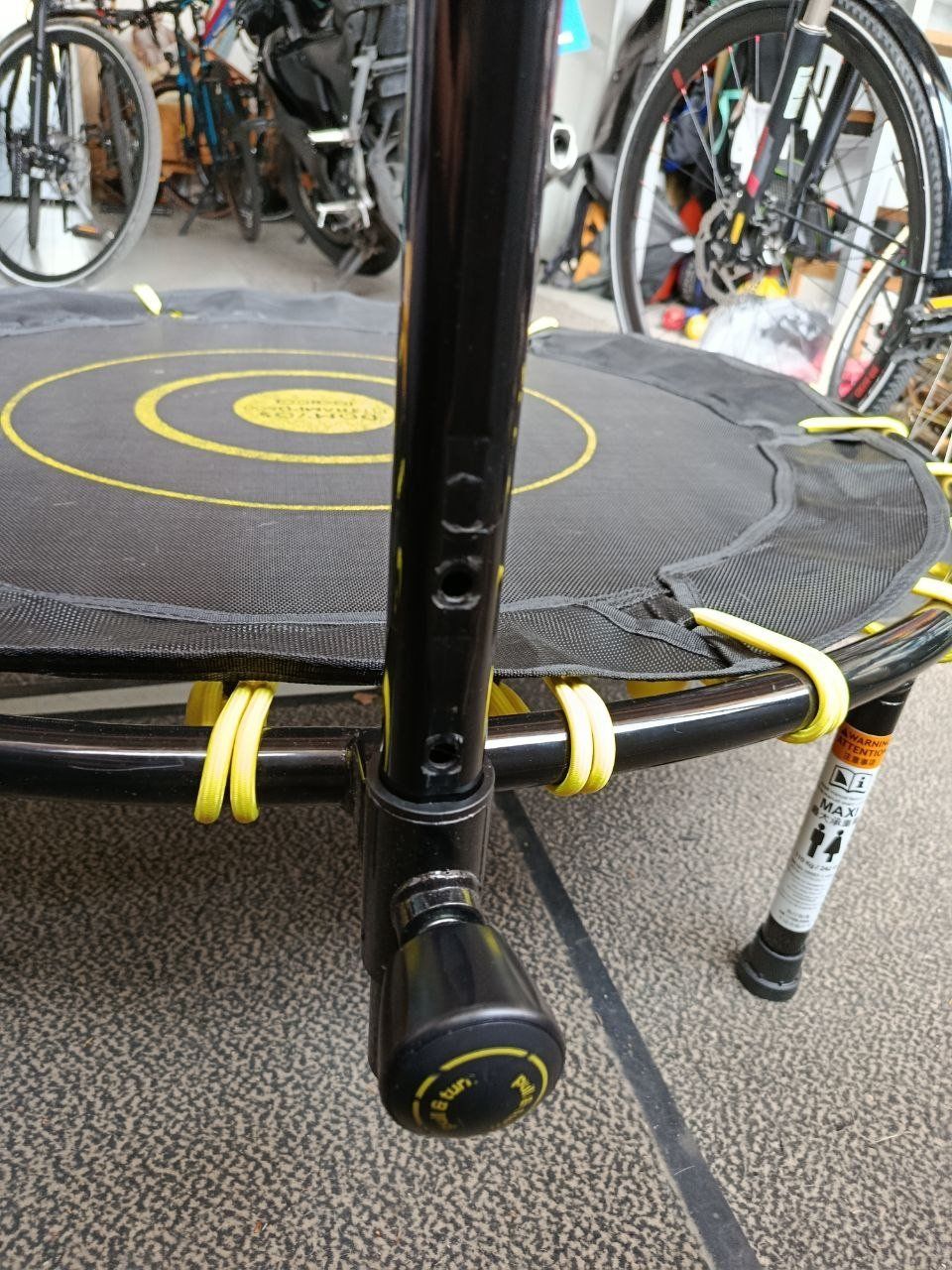 Decathlon Trampolini: DOMYOS Trampolin mit Frontstange und einklappbaren Füssen – Usato da Pratteln venduto da harigo 4