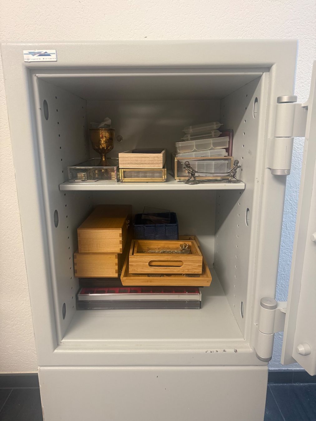 Tresor: Tresor Panzerschrank mit Zahlencode grau gebraucht – Gebraucht aus Aesch ZH von Tomy007008 3