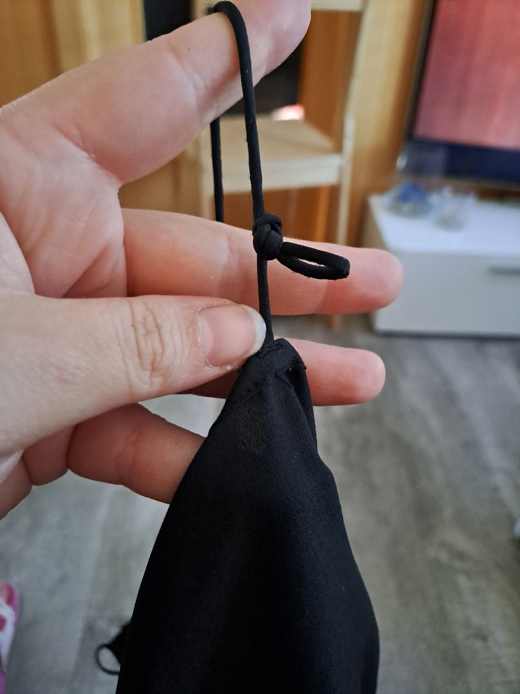 H&M Top: H&M Top schwarz Gr. 42 mit Rüschen – Usato da Rickenbach LU venduto da bishiida 2