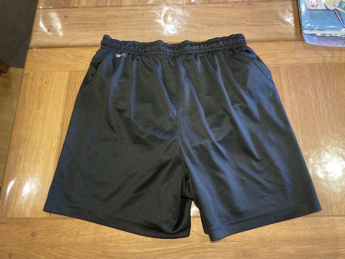 Puma Pantaloni: Short Puma taille 14 ans – Nuovo (secondo la descrizione) da Martigny-Croix venduto da jen_t9fp 1