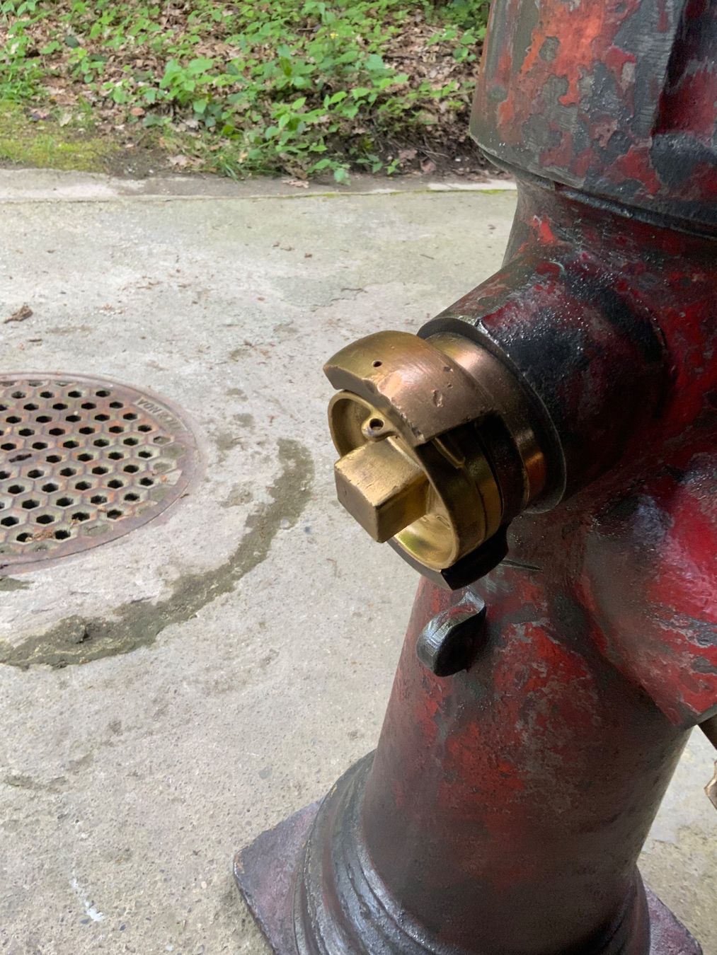 Sculture & Statue: Roter  Guss-Hydrant -Einzigartige Dekoration! – Usato da Willisau venduto da Minali 6