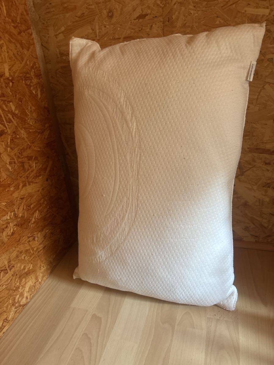 Cuscini: Oreiller à mémoire de forme 70x50 cm – Usato da Evionnaz venduto da roh_l5yz