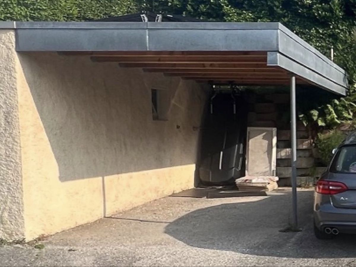 Abris: Carport GRATUIT  – D'occasion à La Conversion par martianmelle
