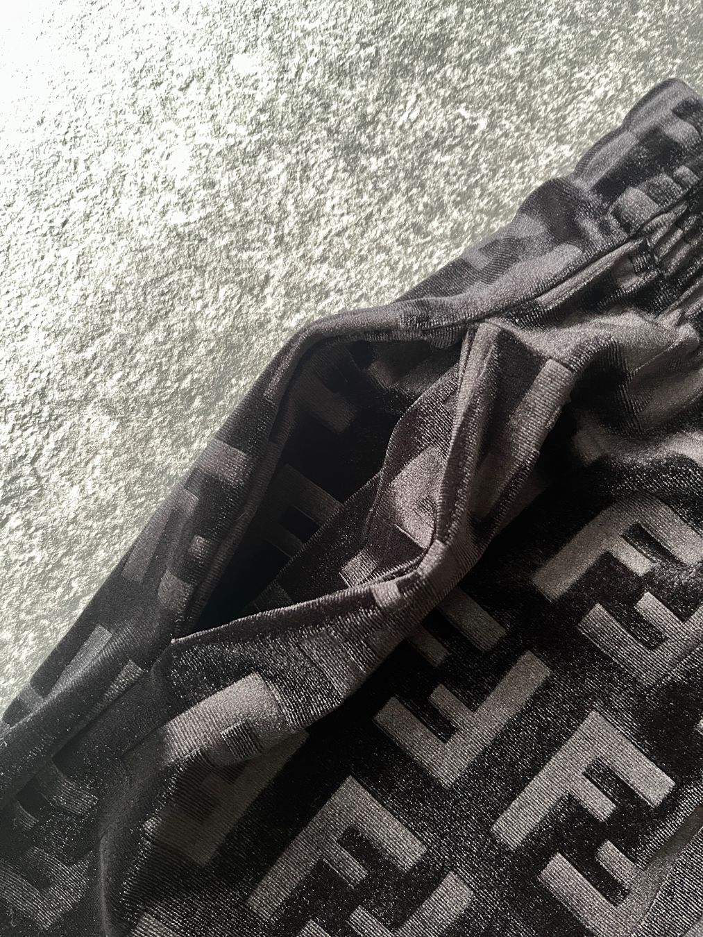 Pantaloni: Damen Hose aus Samtstoff - Größe S-M – Usato da Kilchberg ZH venduto da Simlife 4