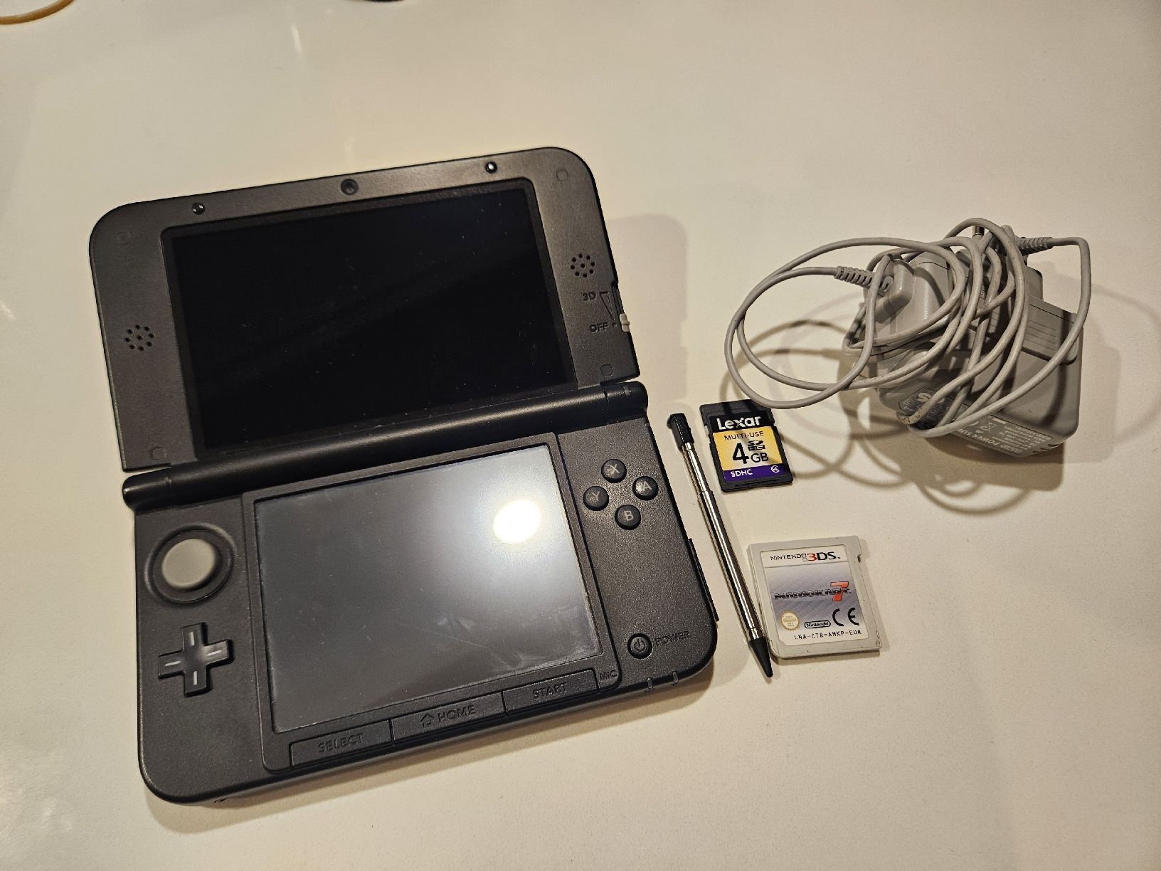 Nintendo Console: Nintendo 3DS XL – Usato da Thun venduto da Silverchair41 1