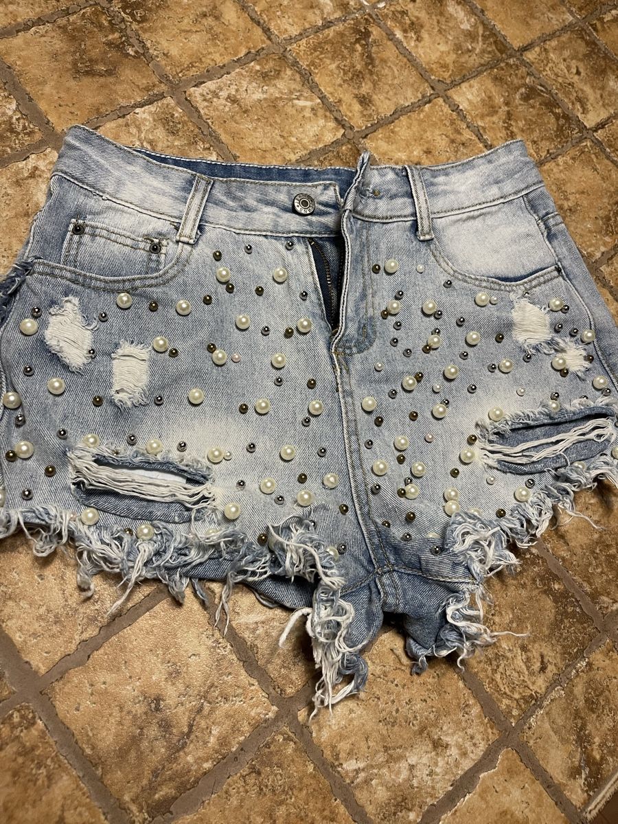 Jeans: Shorts jeans con perle e strappi-S/M – Nuovo (secondo la descrizione) da Gordevio venduto da LanaZimm 5
