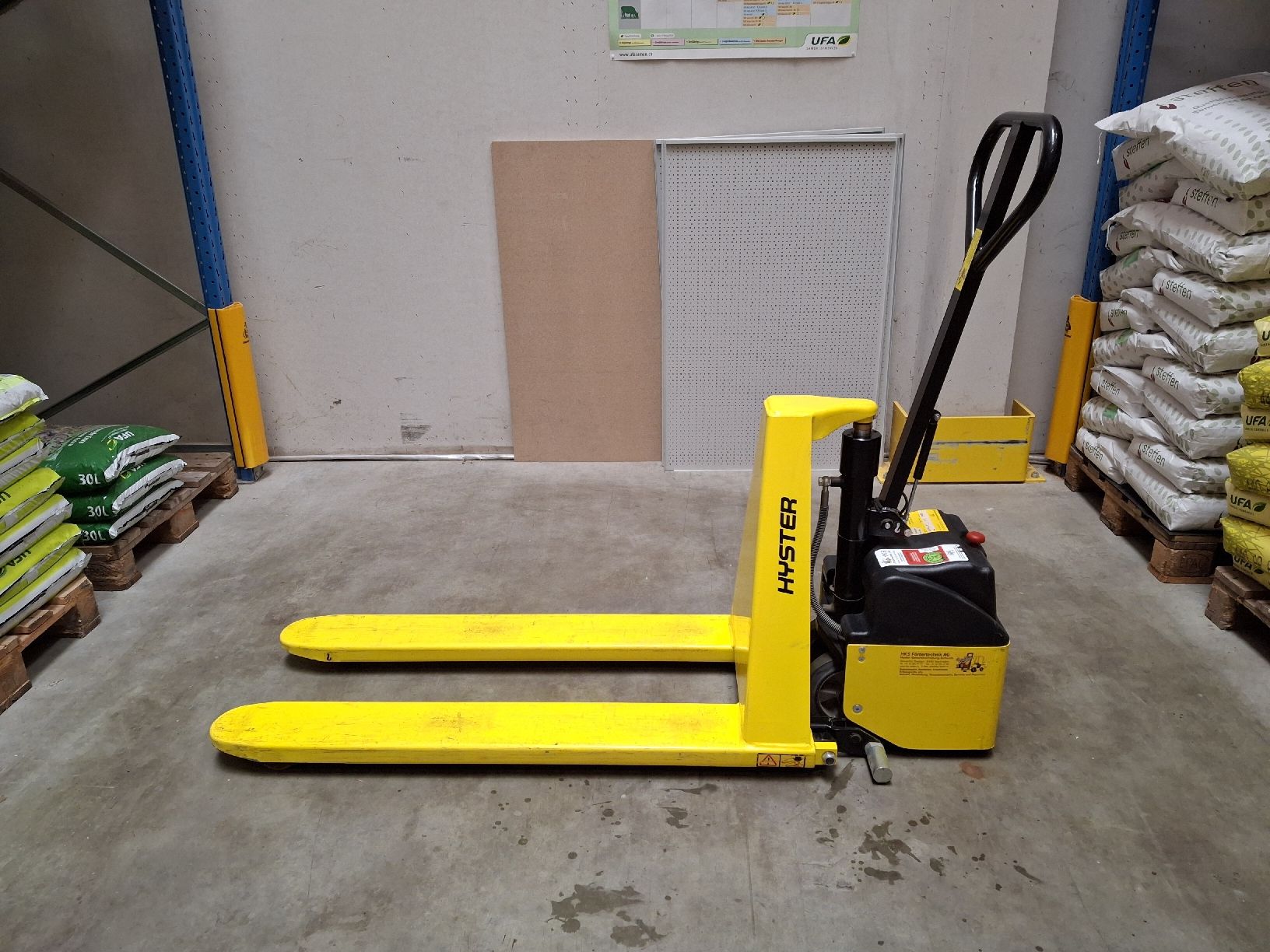 Carrelli elevatori e a forche: Scheren-Hubwagen – Usato da Walde AG venduto da franzine 1