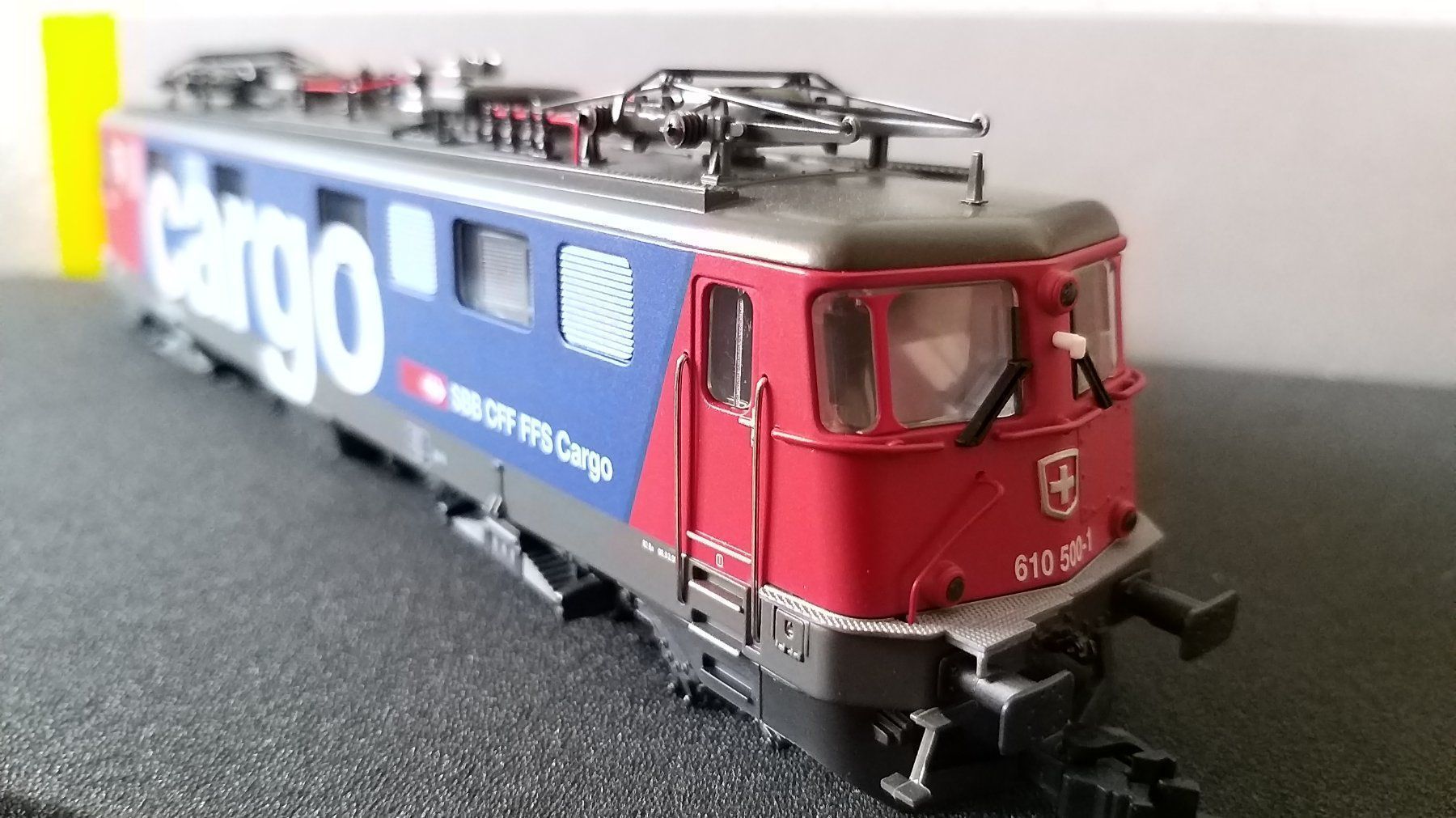 Trix Modellini di ferrovie: Trix 22775 - E-Lok Ae 610 500-1 Landquart SBB cargo – Nuovo (secondo la descrizione) da Rotkreuz venduto da MOBAHN-1zu87 3