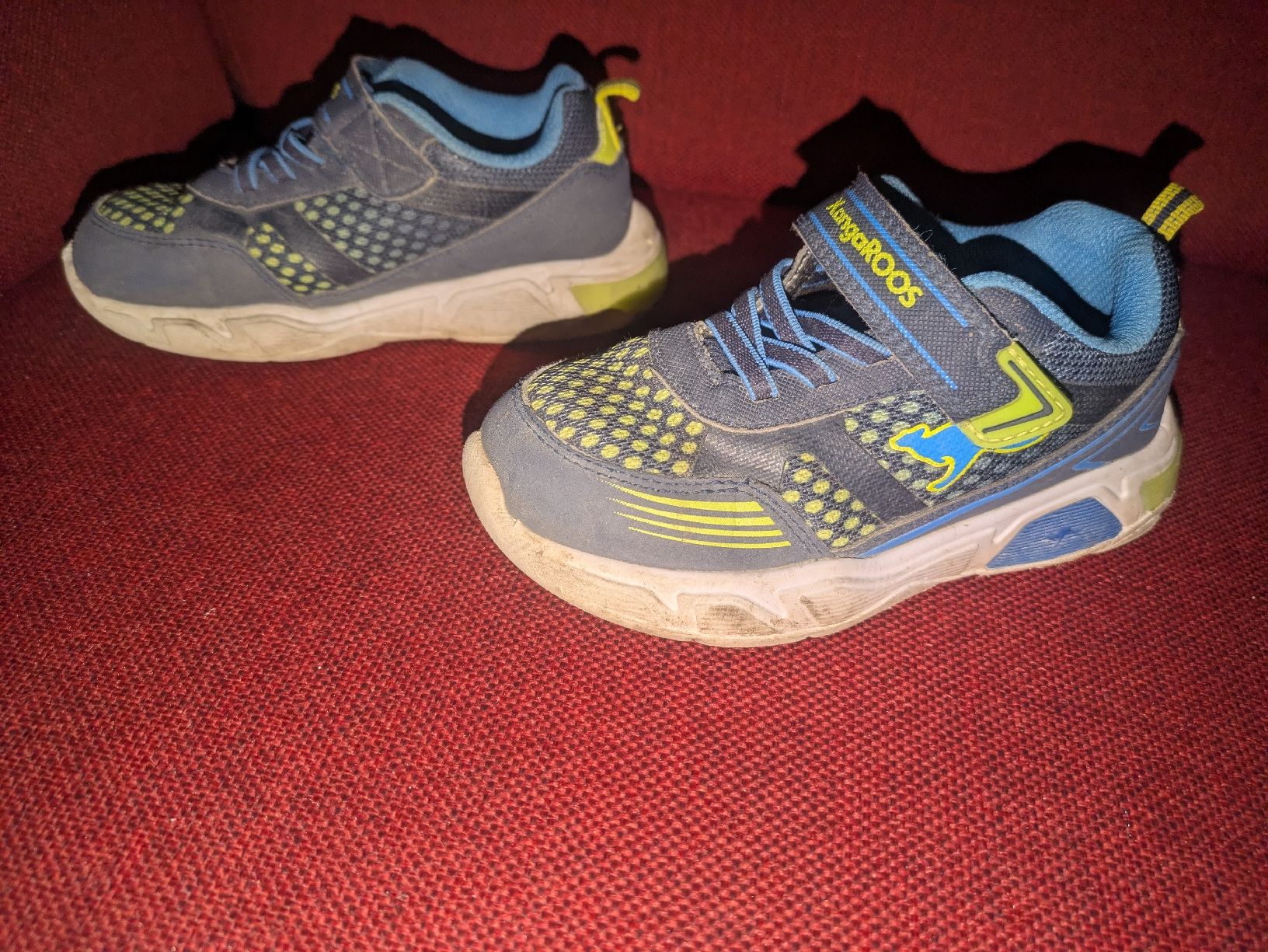 Scarpe per ragazzi: Sneaker mit licht (KangaRoos), Gr. 28 – Usato da Winterthur venduto da PMeyja03 1