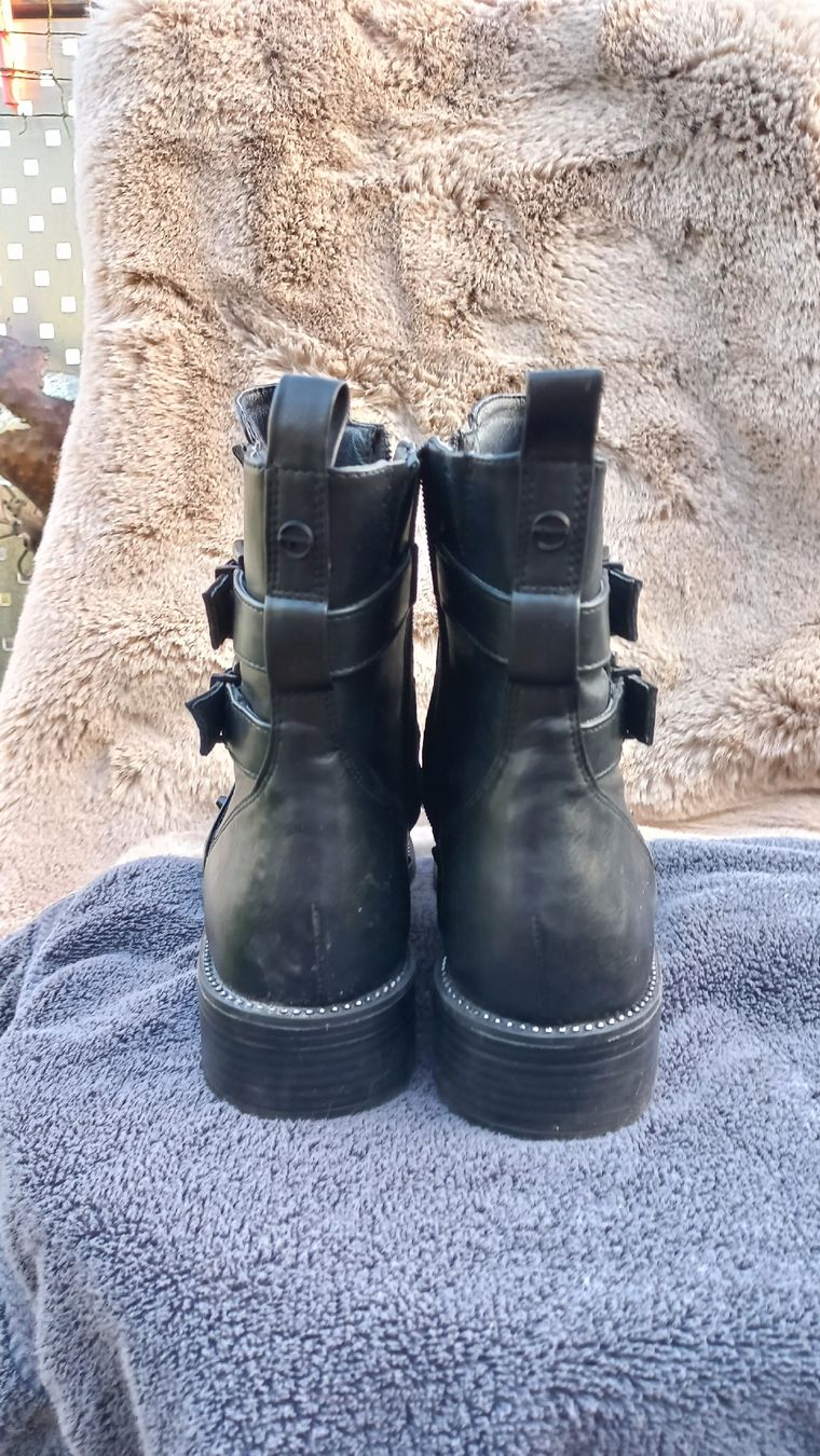 Tamaris Damenschuhe: Stiefeletten Tamaris, Gr. 40 – Gebraucht aus Hendschiken von Schaetzi0 1