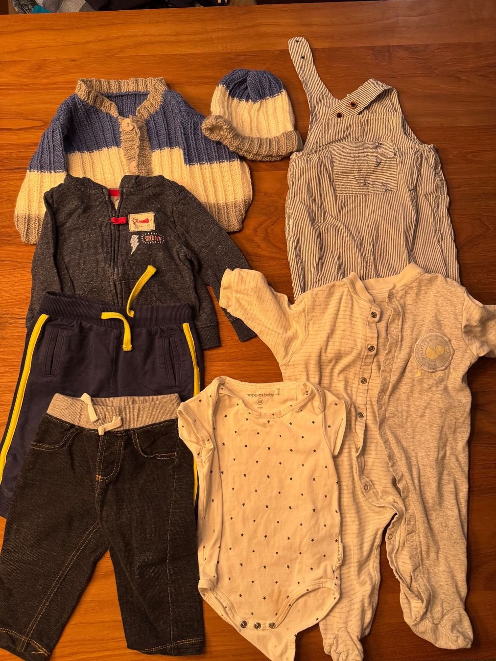 Lotti & Set di vestiti: Junge Kleiderpack Gr. 62/68 – Usato da Horgen venduto da delakowi 1