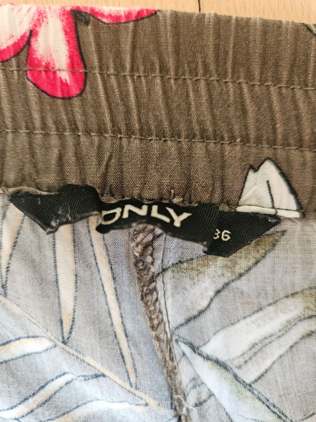 Only Hosen: Sommerliche Hose gemustert, Gr. S – Gebraucht aus Zürich von anna_r26m 4