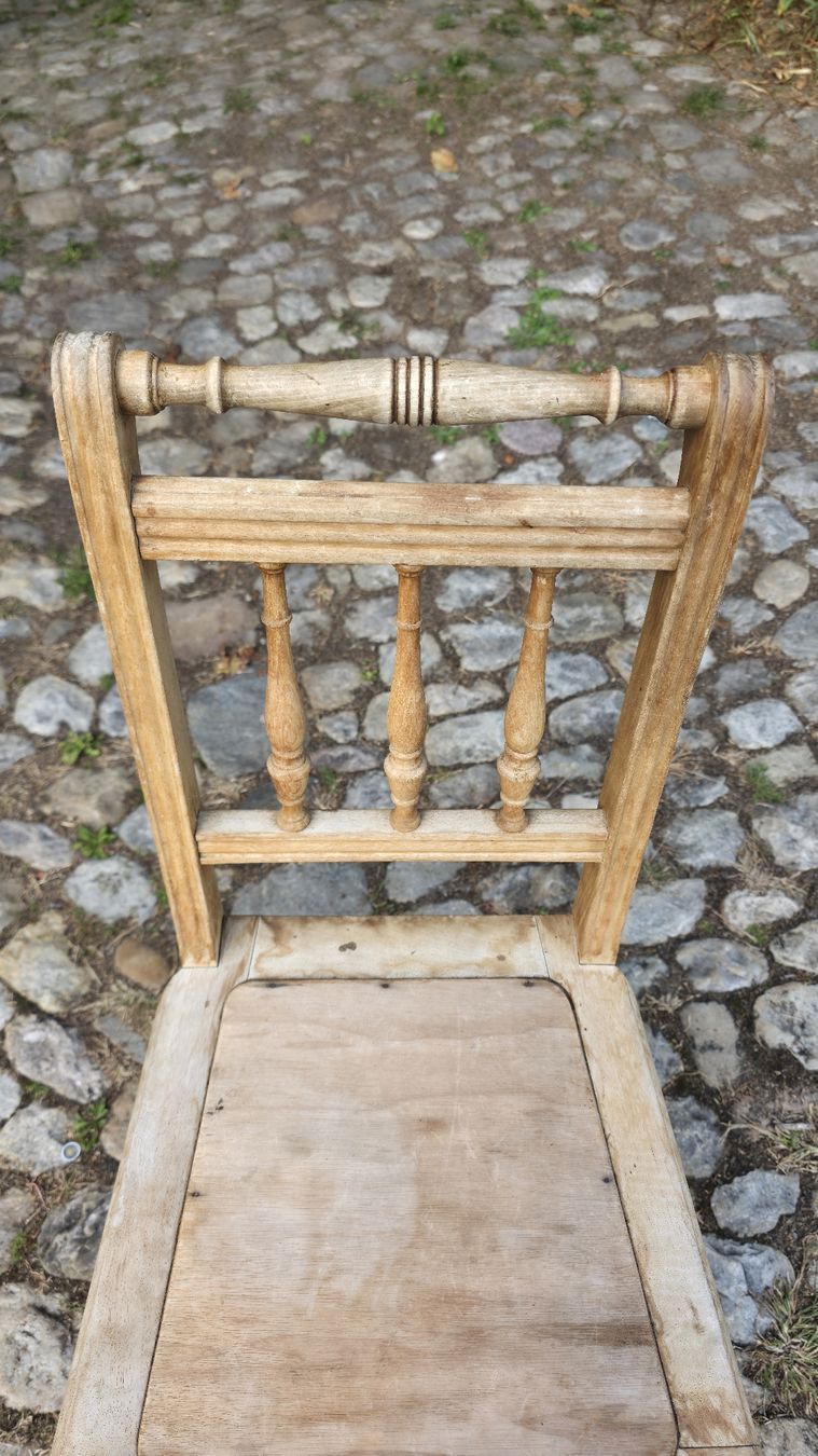 Chaises: Alter Stuhl  – D'occasion à Birrwil par maz_rb66 1