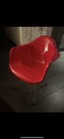 Rote Vitra Stühle