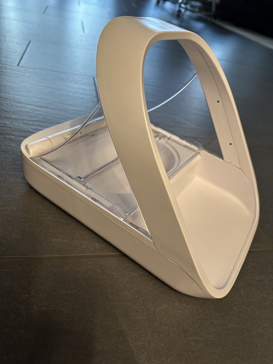 Sure Petcare Mangimi: SureFeed Futterautomat mit Chip – Usato da Herrenschwanden venduto da Lexyy 1