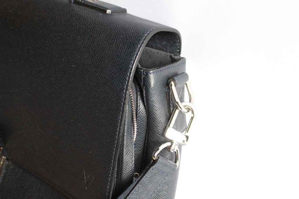 Louis Vuitton Taschen: LOUIS VUITTON Sac Vasili homme – Gebraucht aus Vandoeuvres von Dom-Tom 2