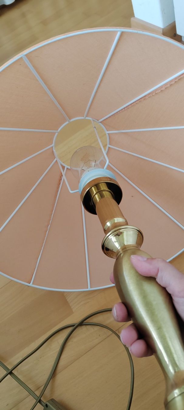 Lampade: Tischleuchte Messing mit Schirm gebraucht – Usato da Feusisberg venduto da Sindbad3 2
