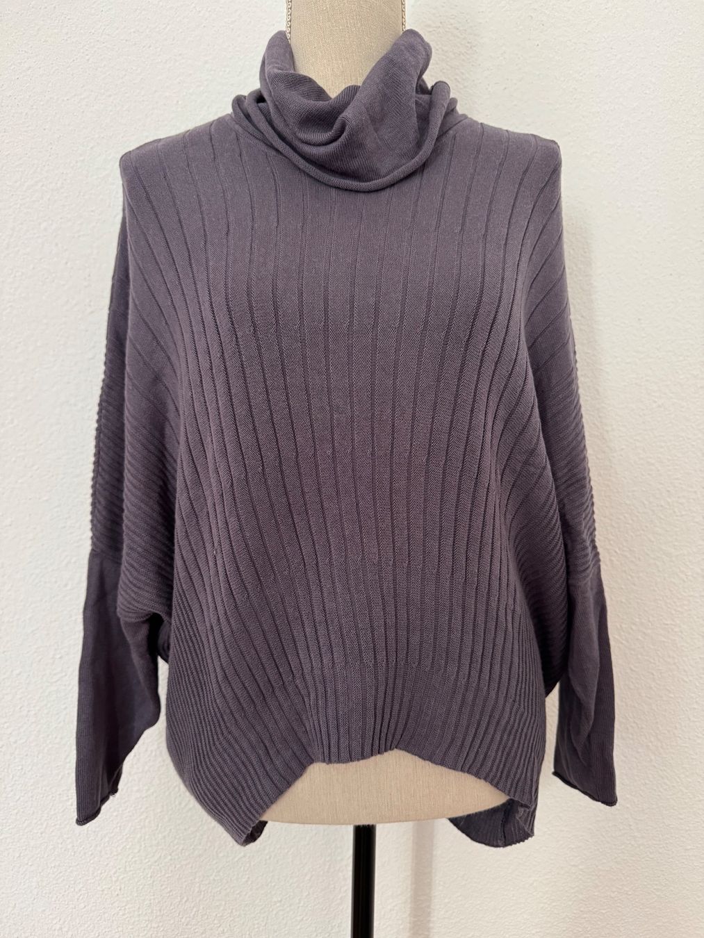Pullover & Sweatshirts: Pull MYRINE, taille XL, gris, viscose coton – Neu (gemäss Beschreibung) aus Morges von sandy069