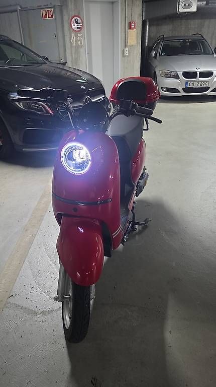 Veicoli elettrici: Yiling Elektro Scooter Preis VB  – Usato da Basel venduto da Kushikimi
