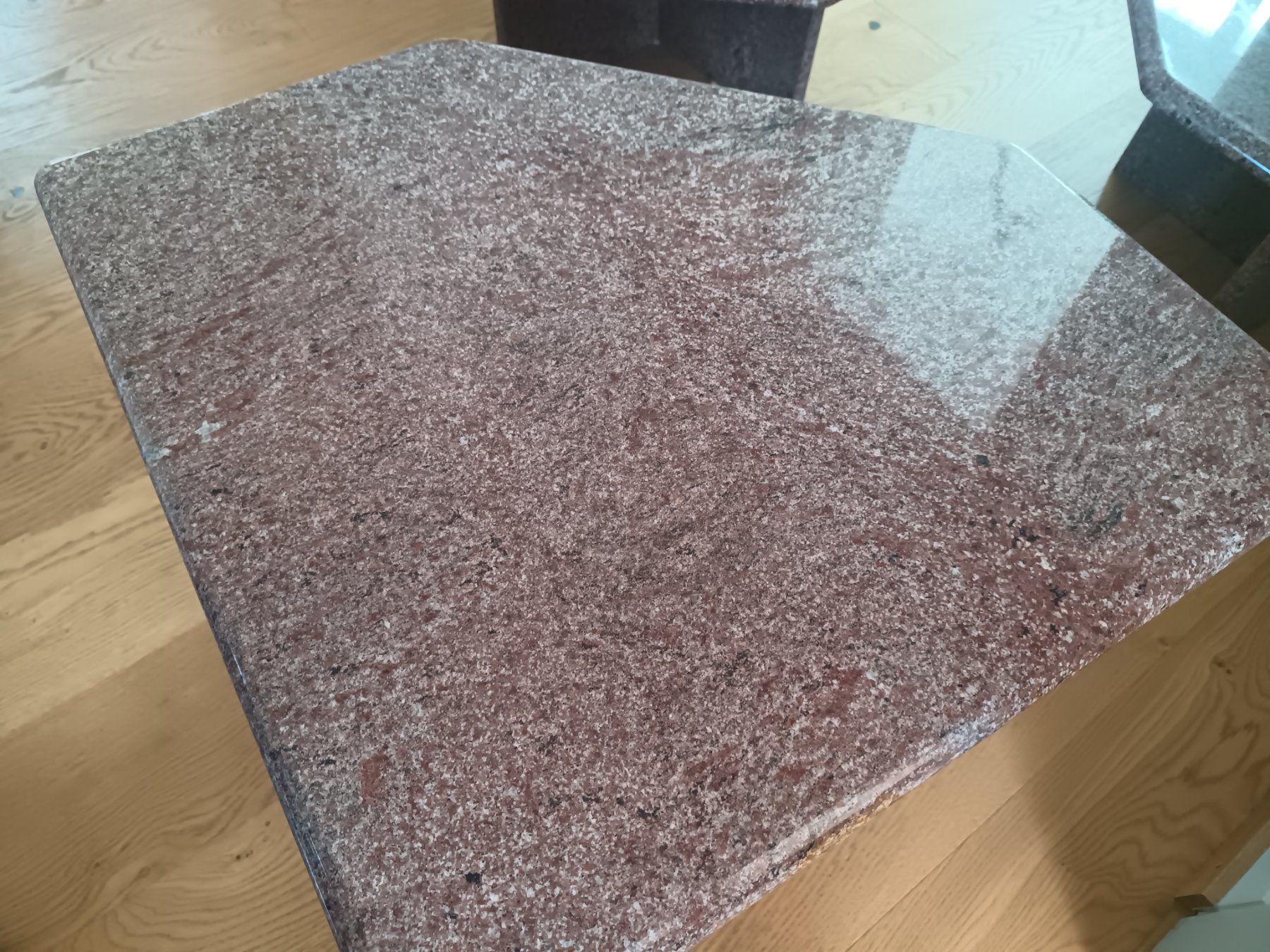 Set di tavolo e panche: Salontisch-Kombination Granit – Usato da Frauenfeld venduto da glenium 5