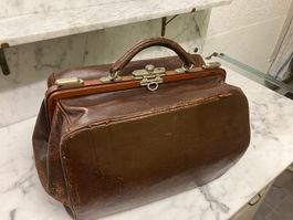 Alte Viehmarkt-Ledertasche, Deko-Accessoire, antik
