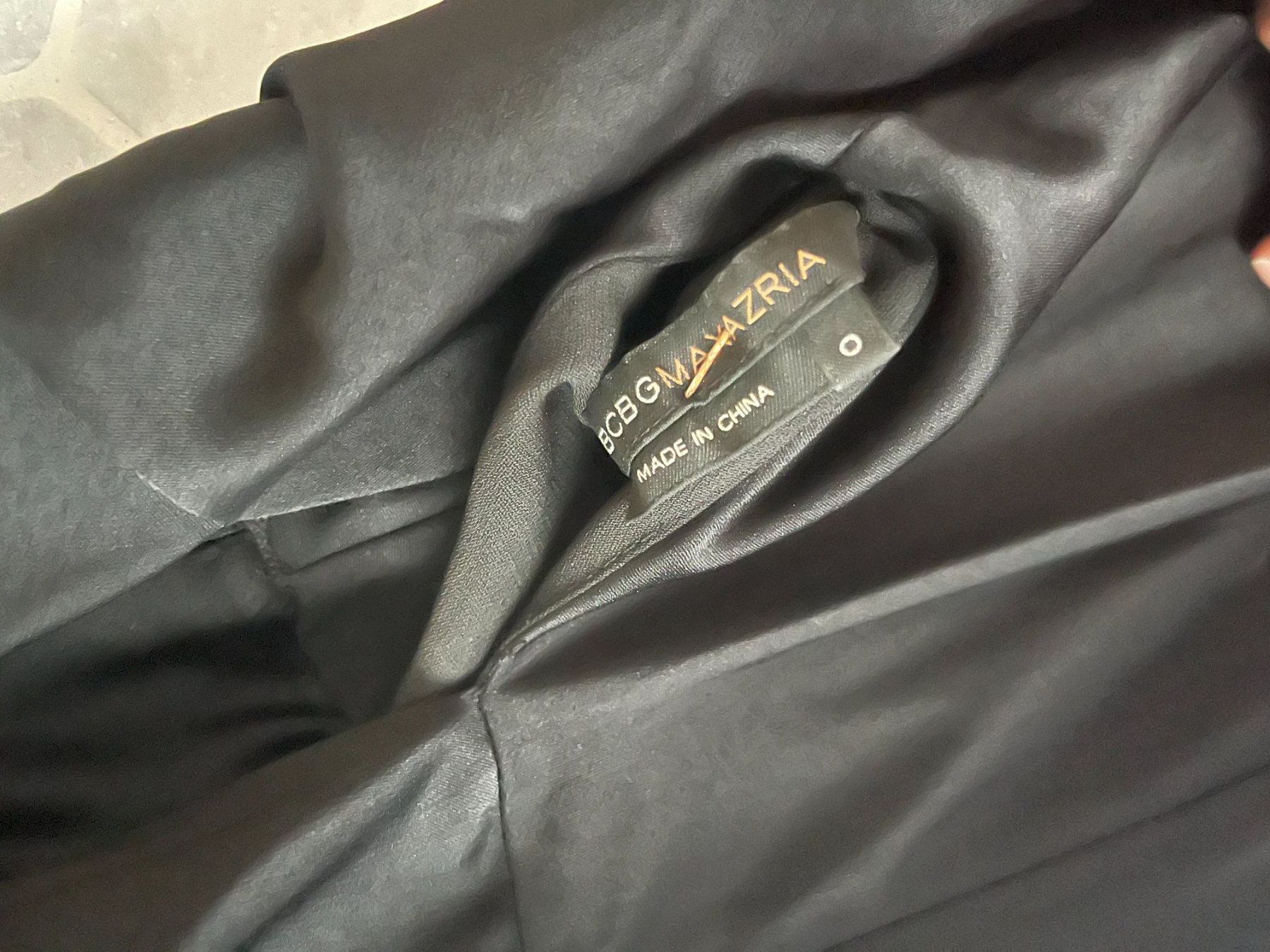 Kleider: BCBG black long halter dress – Gebraucht aus Chenaux von via_cfn8 2