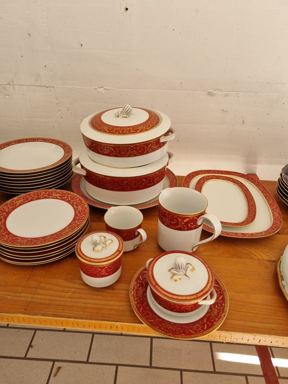 Set di piatti: Geschirrset Langenthaler – Usato da Brügg BE venduto da Delfin79 6
