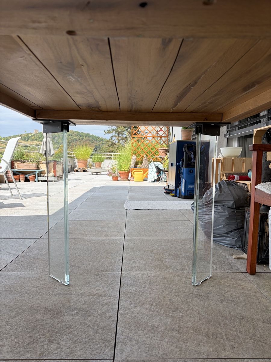 Tables: Esstisch Eiche auf Glasbeinen – D'occasion à Flüh par uallemann 2