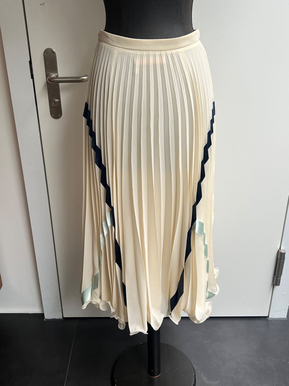Chloé Röcke: See by Chloé Chiffonrock / Plisseerock 34 – Gebraucht aus Wabern von La-Vitrine 1