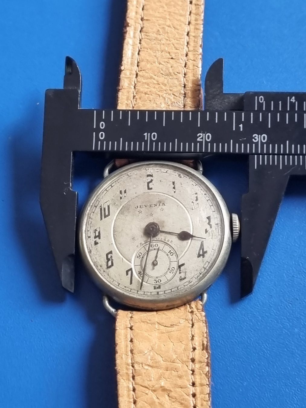 Juvenia Orologi: JUVENIA HANDAUFZUG – Usato da Schaffhausen venduto da Leveron13 4