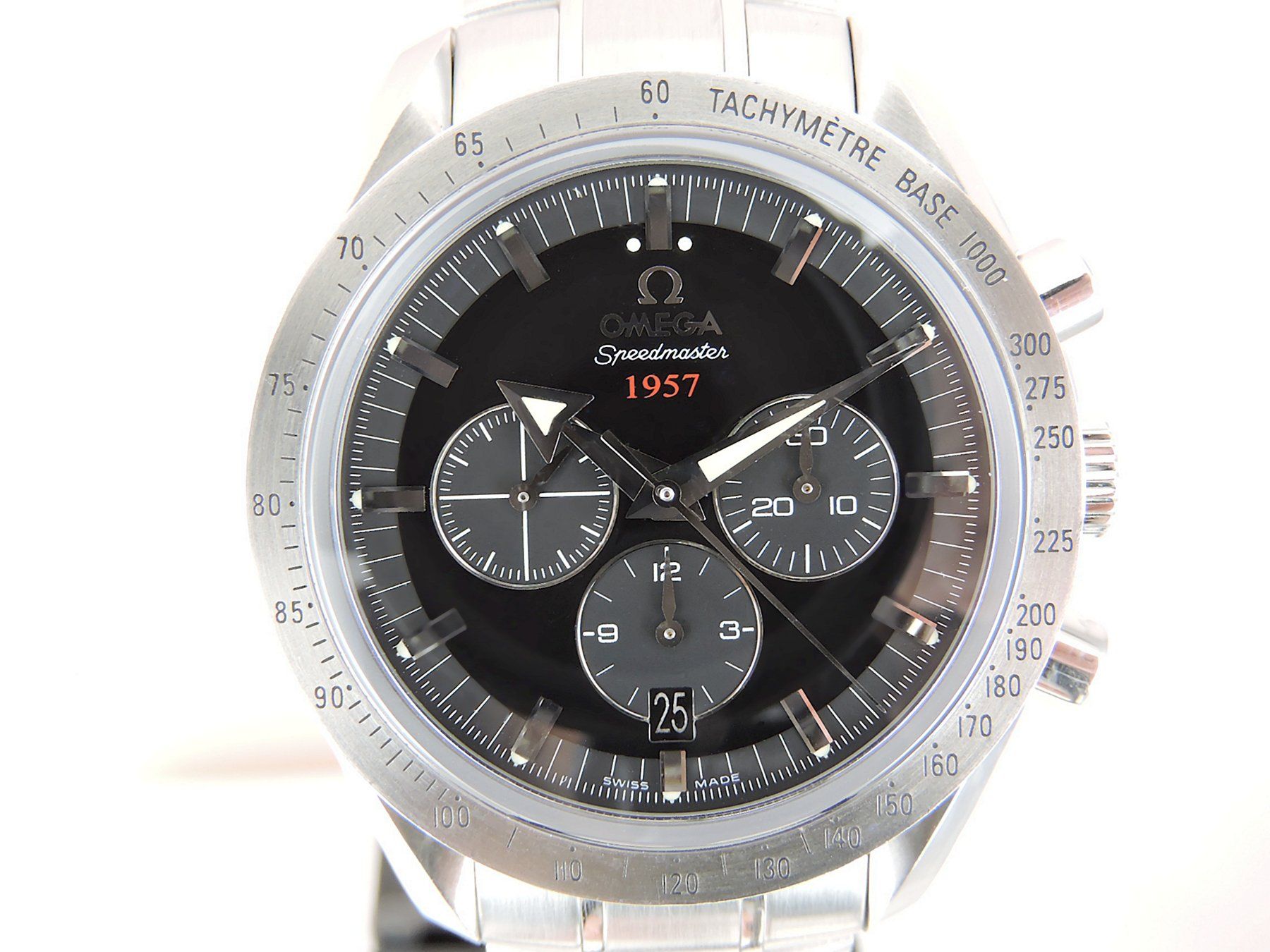 Omega Uhren: 2015 Omega Speedmaster Broad Arrow 1957 - Serviced, B&P – Gebraucht aus Bern von Vintage-Oyster 3