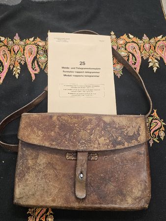 Alte Leder Tasche Armeetasche mit Meldeformularen, Sammler