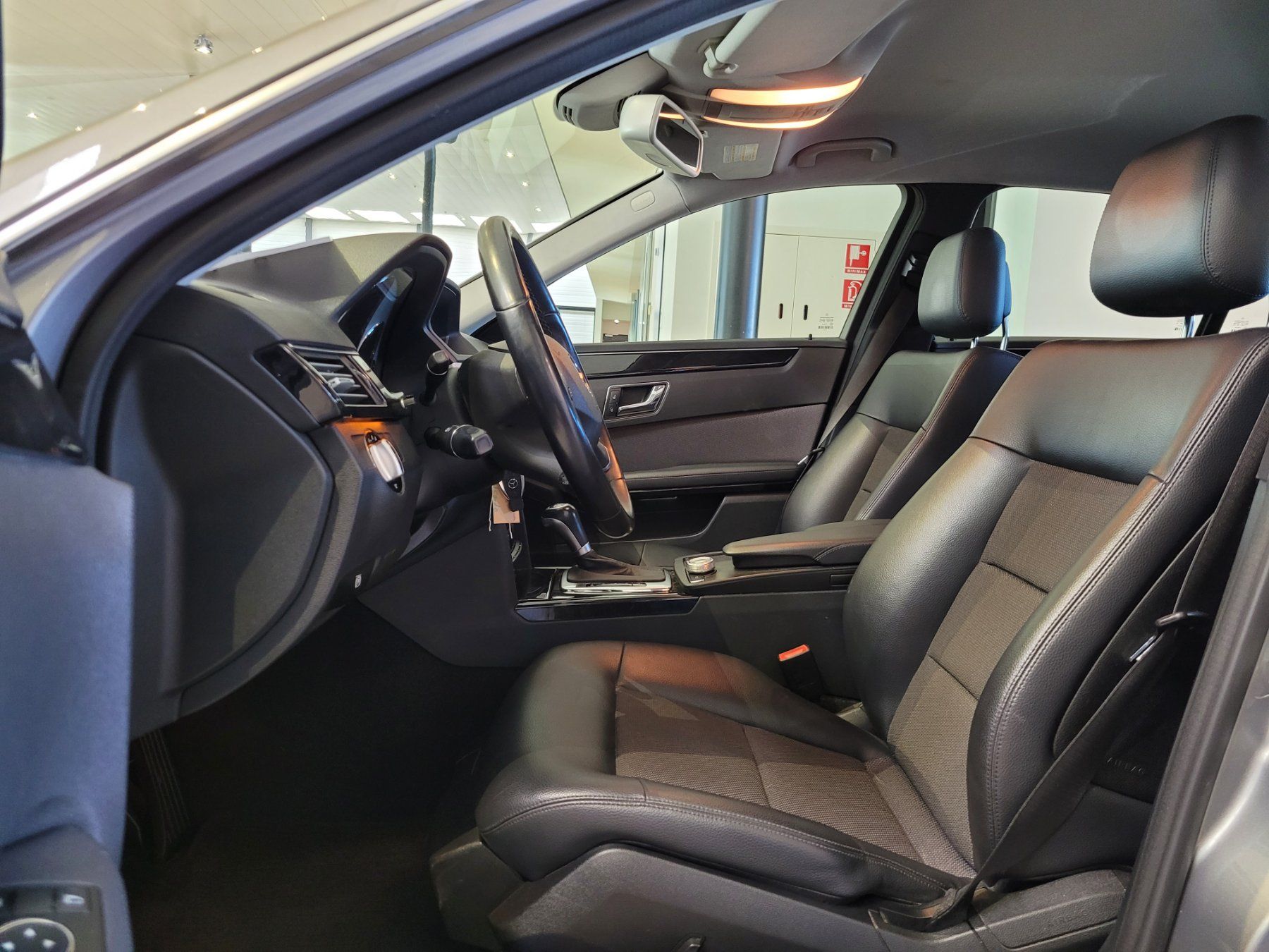Mercedes-Benz Automobili: Mercedes-Benz E 220 CDI BlueEff. – Usato da St. Gallen venduto da HirschAutomobileAG 3