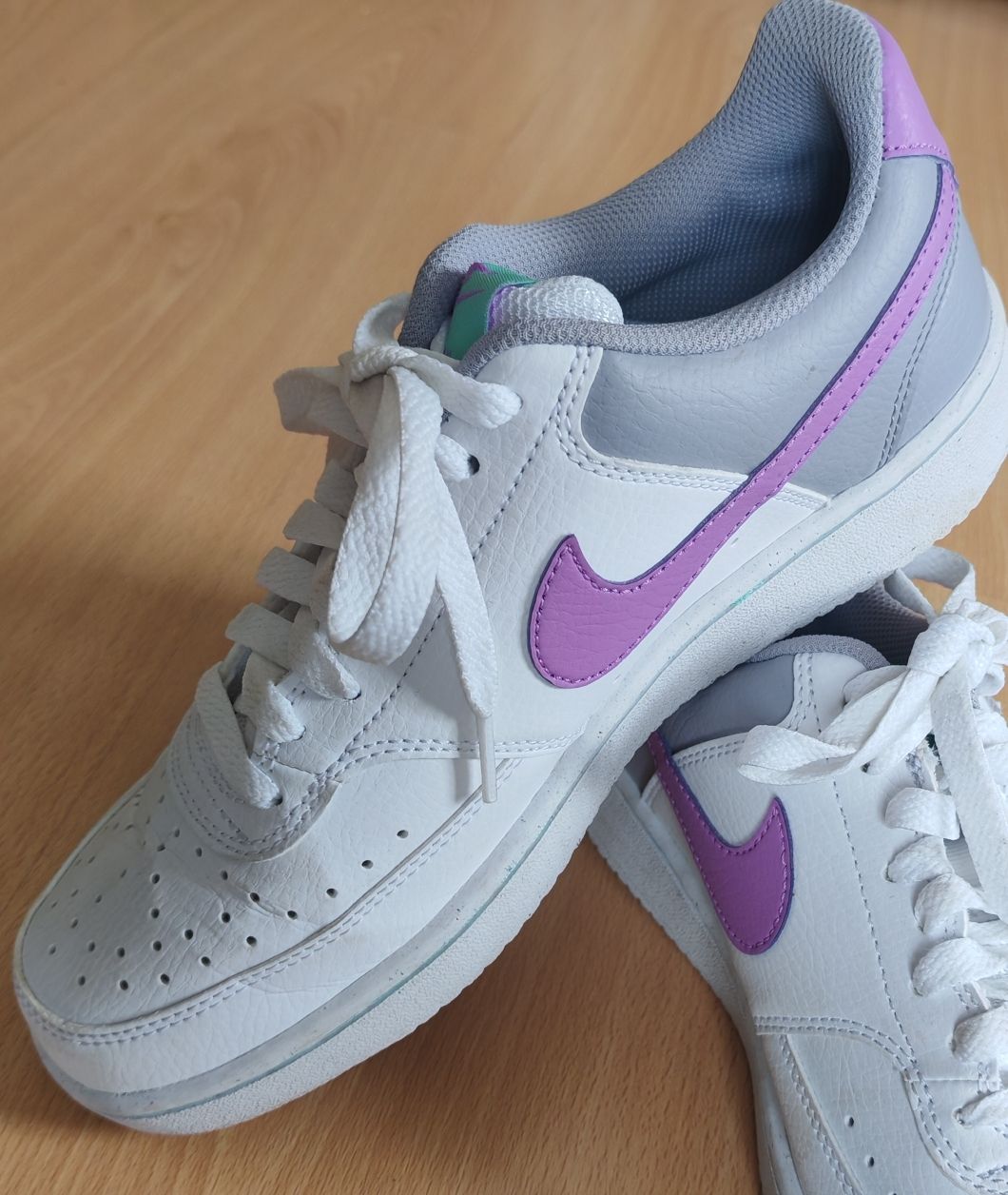 Nike Scarpe da donna: Baskets Nike- taille 39 - comme neuves! – Nuovo (secondo la descrizione) da Neuchâtel venduto da Nadia2981