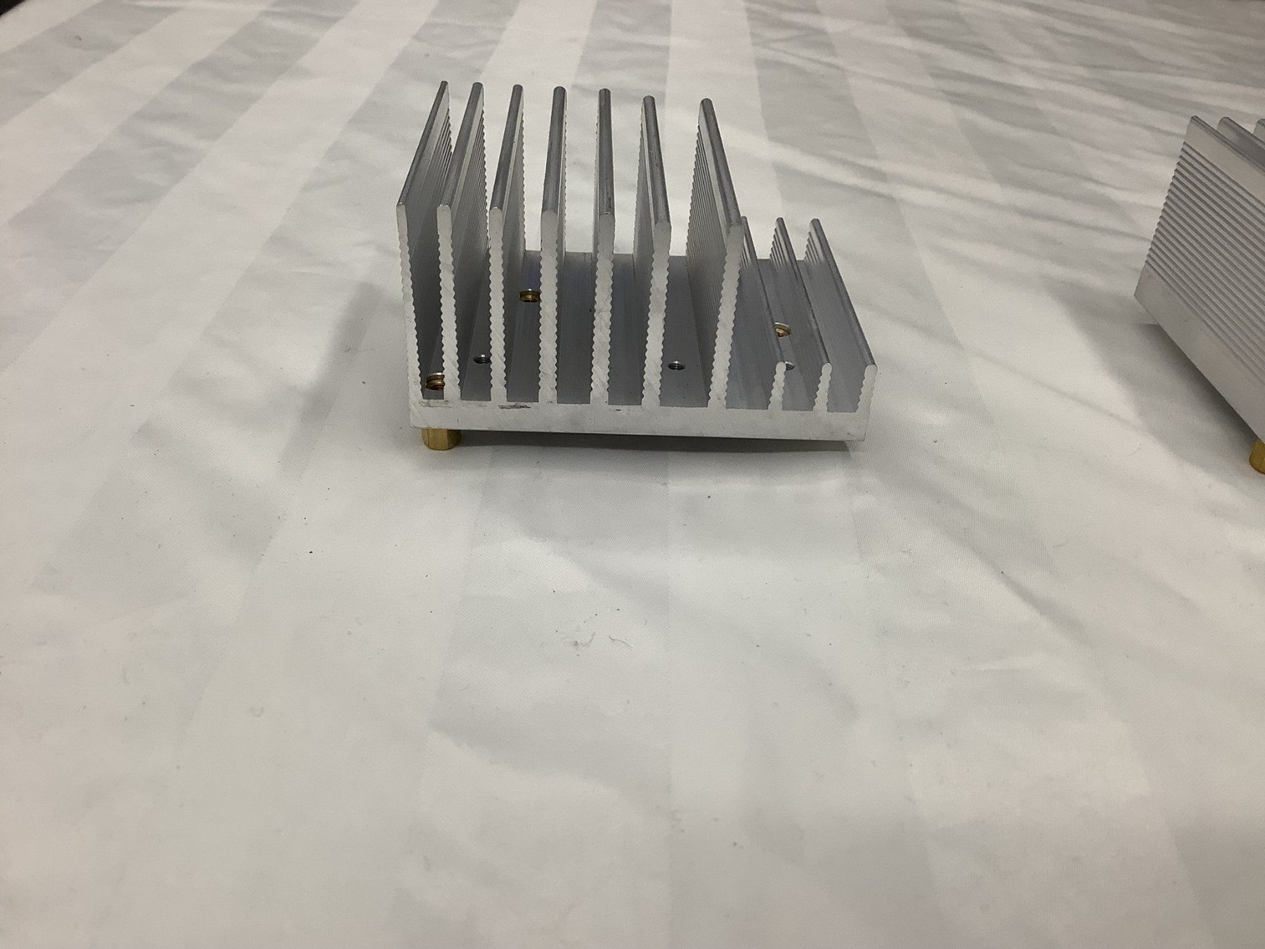 Componenti elettronici: KÜHLKÖRPER ALUMINIUM – Usato da Glarus venduto da Mdelphi 2