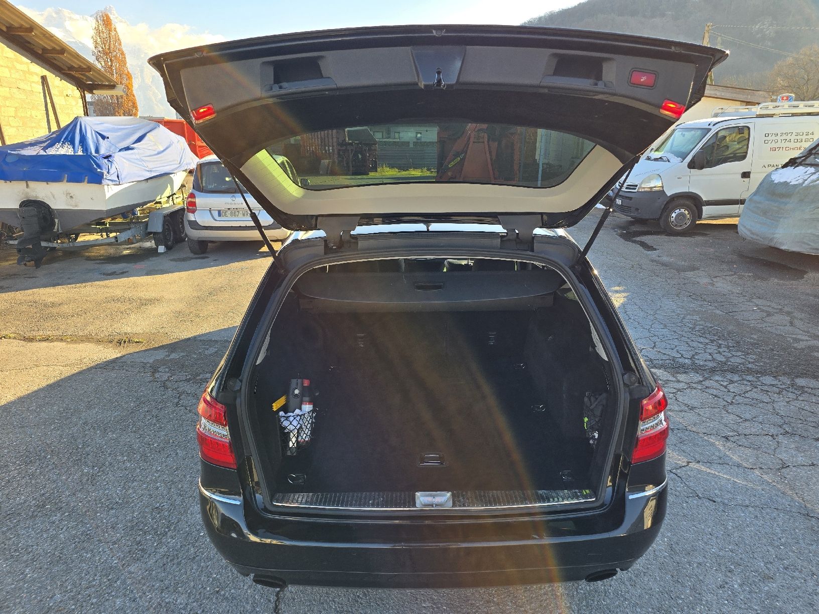 Mercedes-Benz Automobili: Mercedes-benz E350 CDI – Usato da Montreux venduto da PremerlServices 5