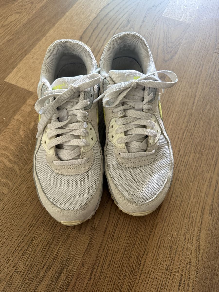 Nike Chaussures femmes: Nike Turnschuhe  – D'occasion à Schenkon par NaBr