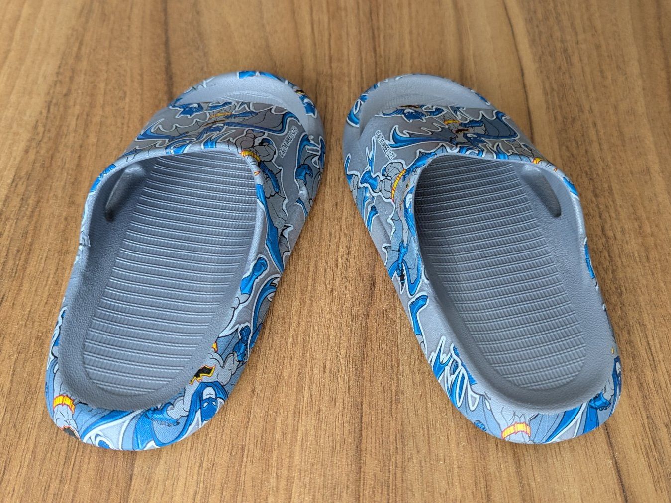 Scarpe per ragazzi: Batman Schlappen, Gr. 30/31 – Usato da Oberwil-Lieli venduto da meipa3000 1